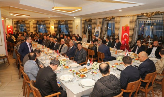 Başkan Vekili Aydın, muhtarlarla iftarda buluştu