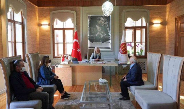 Başkan vekilinin makam odasından CHP liderinin fotoğraf karesini kaldırmasına tepki
