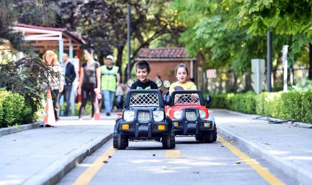 Başkentli minikler trafik eğitim pistinde yeniden direksiyon başına geçiyor