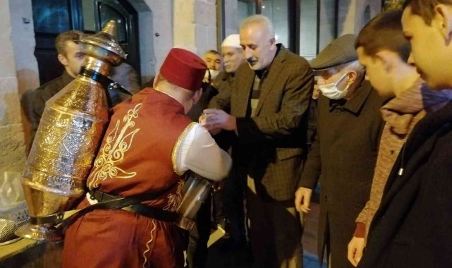 Bayburt Belediyesinden Osmanlı şerbeti ikramı