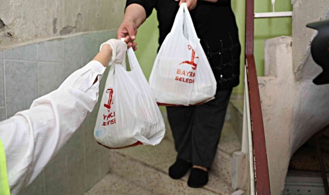 Bayraklı Belediyesinden 10 bin kişilik iftar paketi