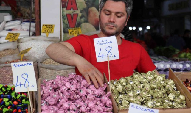 Bayram şekerleri tezgahlardaki yerini aldı