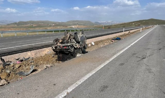 Bayram tatiline giden öğrenciler kaza geçirdi: 1'i ağır 4 yaralı