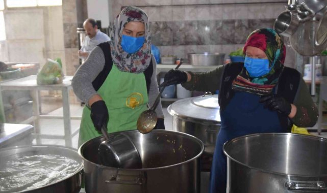 Belediye aşevi ramazanda 500 kişiye yemek ulaştırıyor