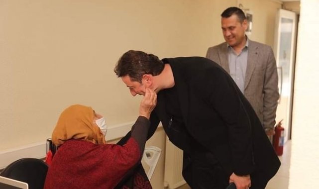 Belediye Başkanı Tolga Tosun, gönüllere dokunuyor