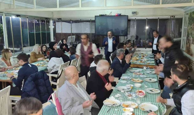 Berberler ve kuaförler iftarda bir araya geldi