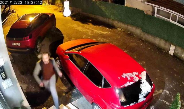Beykoz'da 'arabayı neden buraya park ettin' dedi, komşusuna bıçakla saldırdı