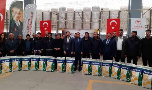 Biga'da üreticilere ayçiçeği tohumu dağıtıldı