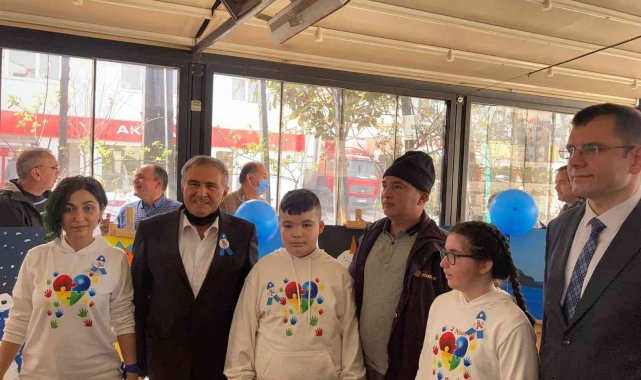 Bigadiç'te otizmli çocuklardan resim sergisi