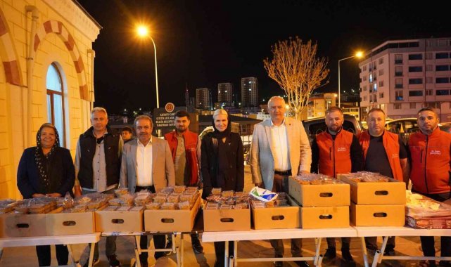 Bilecik Belediyesi'nden bin kişiye helva ikramı