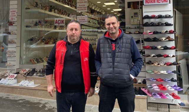 Bilecik&#039;te hayırsever esnaftan çocuklara bayram ayakkabısı