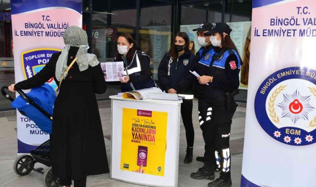 Bingöl&#039;de polis ekipleri vatandaşlara KADES&#039;i tanıttı
