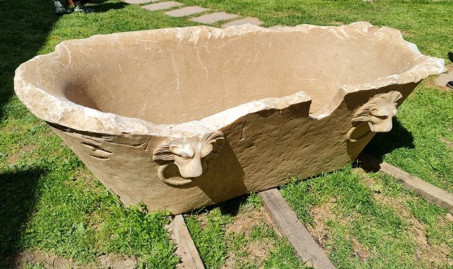 Bir tonluk 1800 yıllık mermer küvet Afrodisias Müzesi'nde sergilenecek