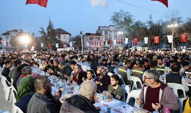 Birlik ve beraberlik ruhu Büyükşehir iftarlarında yaşanıyor