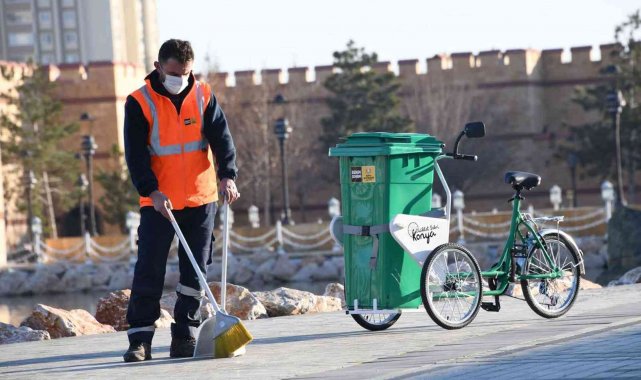 Bisiklet şehri Konya'da temizlik ekipleri de bisikletlendi