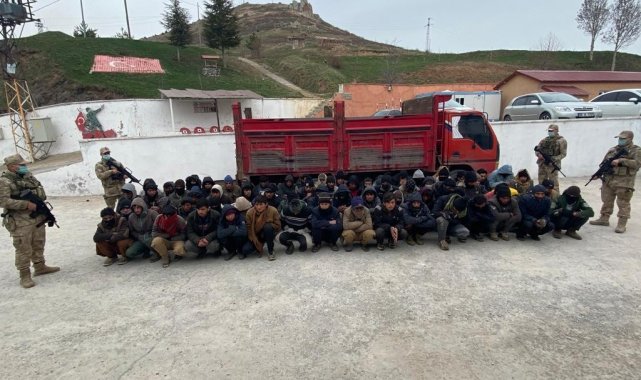 Bitlis'te 110 göçmen yakalandı