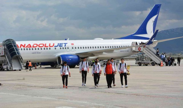 Bitlisli sporculardan altın madalya