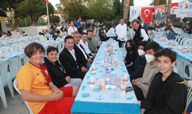 Bodrum Belediyesi'nin Düzenlediği İftara Binlerce Kişi Katıldı