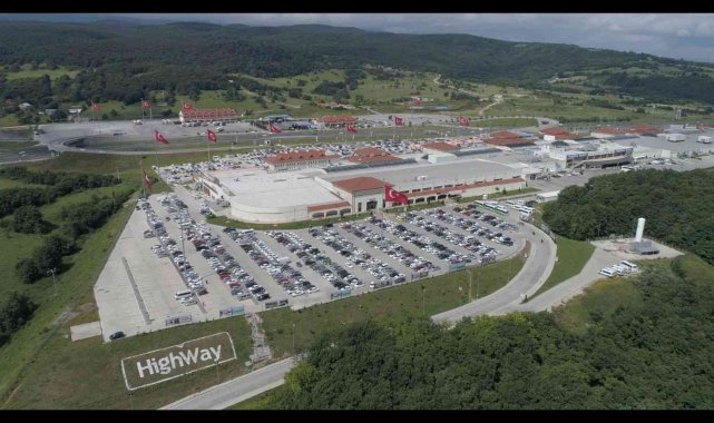 Bölgenin en büyük düğün salonu Highway'de