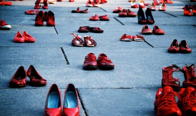 Bolu&#039;da kadın cinayeti: Tartıştığı eşini boğazından bıçakladı!