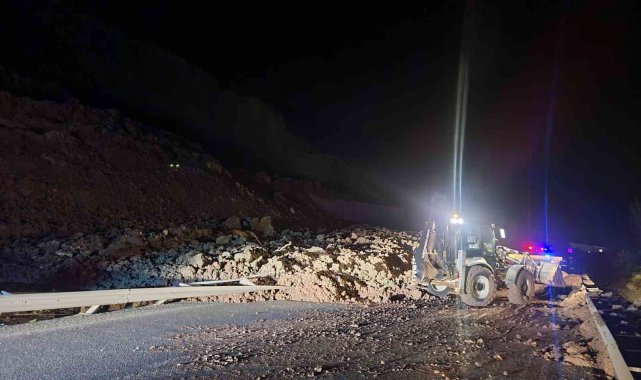 Bolu-Mengen yolu heyelan sebebiyle kapandı