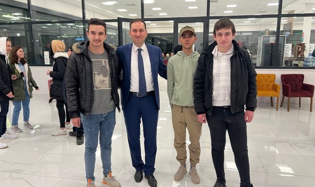 Bolvadin Kaymakamlığı yetim ve öksüz çocukları unutmadı