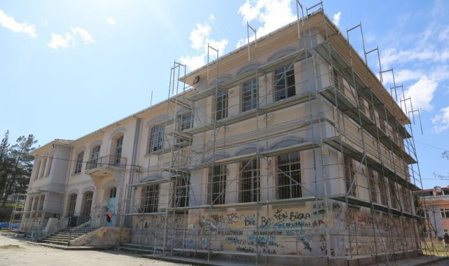 Boyabat'ta İnönü İlkokulu restorasyon çalışmaları başladı