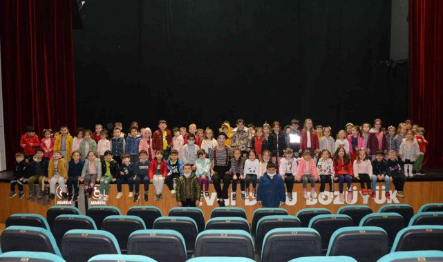 Bozüyük Belediyesi Çocuk Şenliği "Mimas ile Büyüyen Düşler" adlı tiyatro oyunu ile başladı