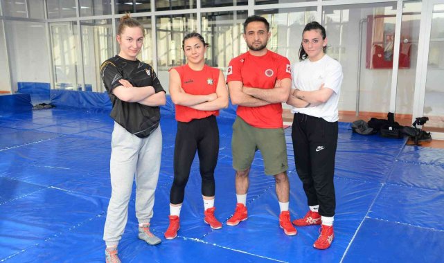 Bozüyük Belediyesi Eğitim ve Spor Kulübü kadın güreşçileri şampiyonalara hazırlanıyor