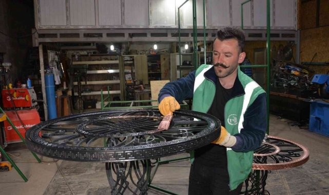 Bozüyük Belediyesi kaynak atölyesinden sanata destek