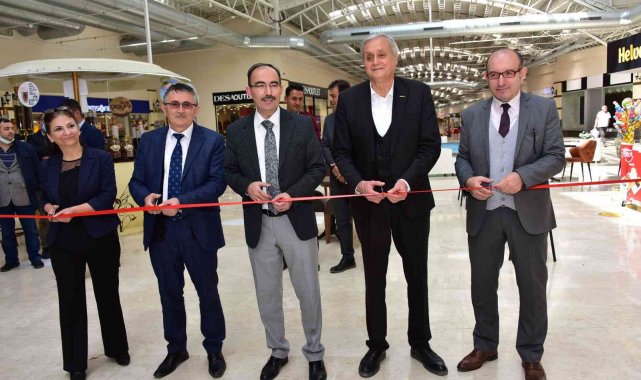 Bozüyük'te 23 Nisan Tipografi Afiş Sergisi düzenlendi