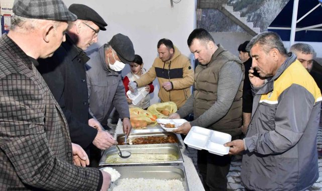 Bu köyden iftar yapmadan 'Geçit' yok