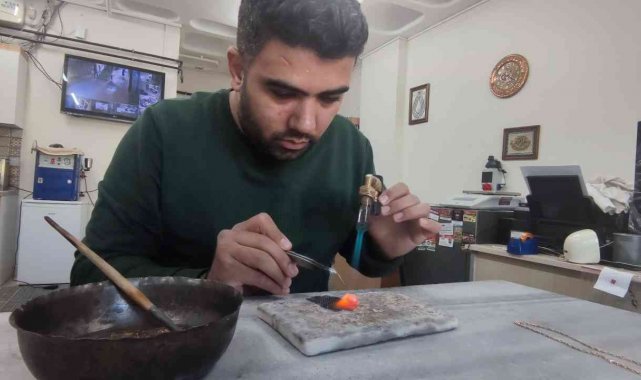 Bu tespihin fiyatı dudak uçuklatıyor: 400 bin TL