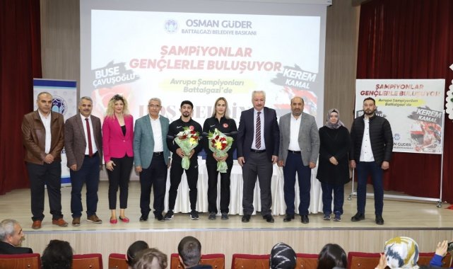 Budapeşte şampiyonları Battalgazi'deki gençlerle buluştu