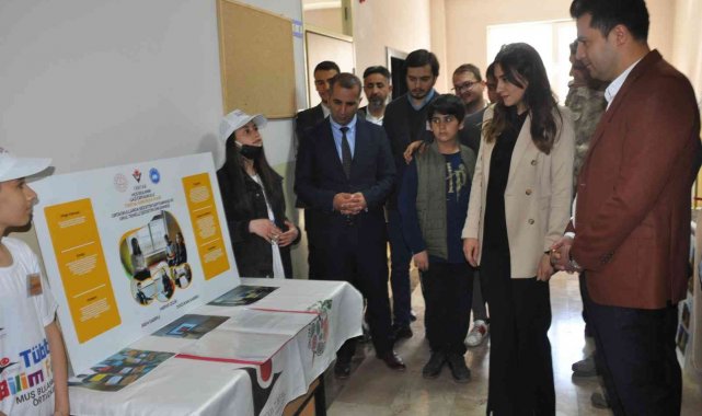 Bulanık'ta TÜBİTAK 4006 Bilim Fuarı açıldı