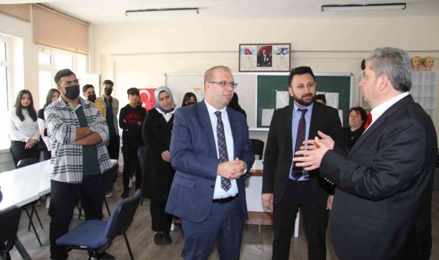 Bünyan protokolü öğrencileri ziyaret etti