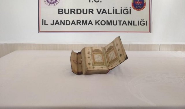 Burdur&#039;da el yazması Kur&#039;an-ı Kerim ele geçirildi