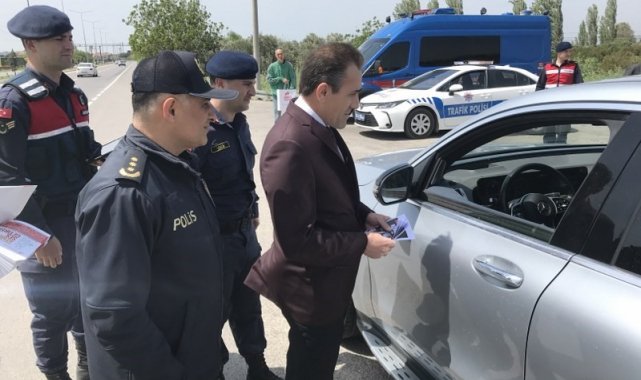 Burhaniye Kaymakamı trafik denetimine katıldı