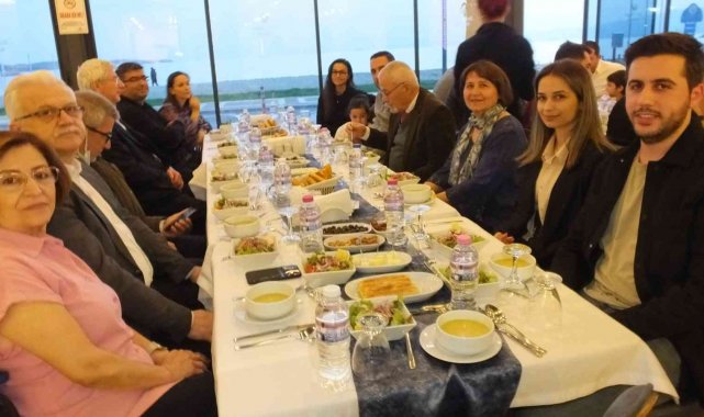 Burhaniye'de mimarlar iftar yemeğinde bir araya geldi