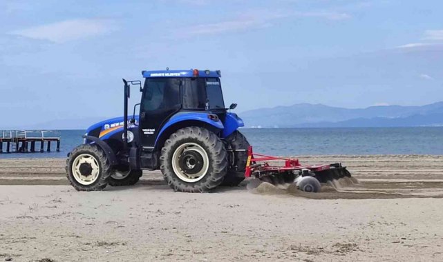 Burhaniye&#039;de Plajlar yaza hazırlanıyor