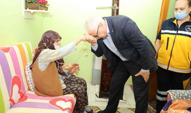 Burhaniye&#039;de &quot;Yalnız Değilsiniz&quot; projesi devam ediyor