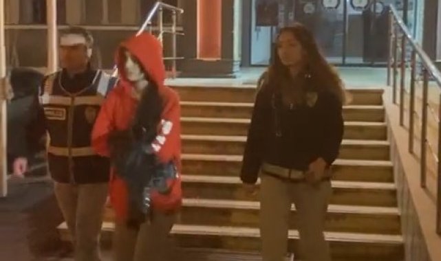 Bursa'da 4 gündür aranan genç kız annesine teslim edildi