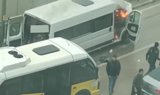 Bursa'da servis minibüsü alev alev yandı, işçiler canlarını zor kurtardı