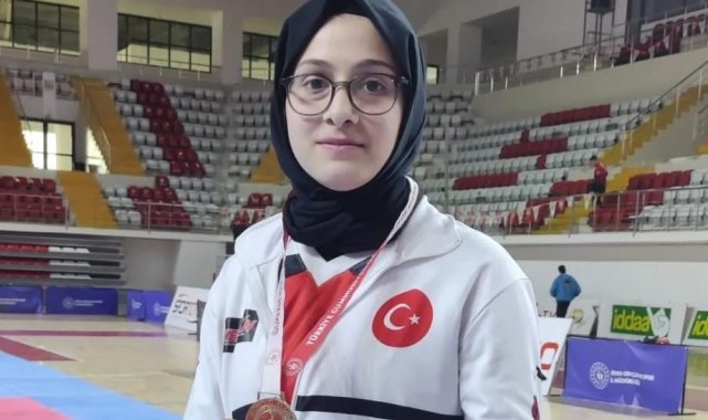 Büşra Savaş Türkiye şampiyonu