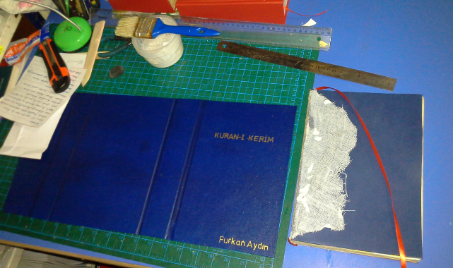 Büyük Zanaatkar Yıpranan Kur&#039;an-ı Kerimlere 45 yıldır hayat veriyor.
