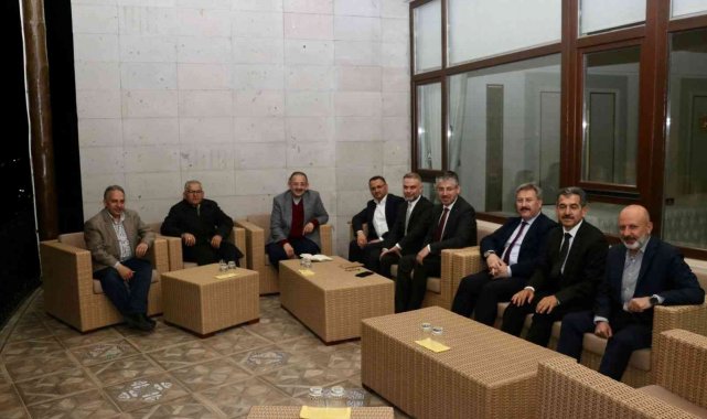 Büyükkılıç ve başkanlardan Özhaseki&#039;ye brifing