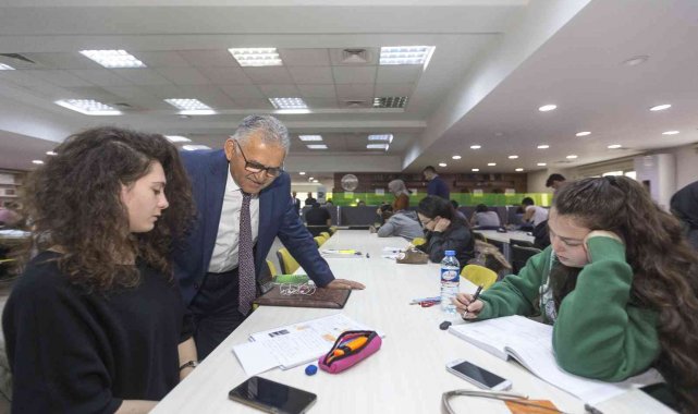 Büyükşehir, 115 bin kitap ile kitapseverlere hizmet veriyor