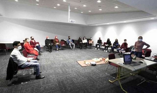 Büyükşehir Gençlik Meclisi'nden ilk yardım eğitimi