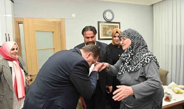 Büyükşehir'den binlerce kişilik iftar, binlerce koli