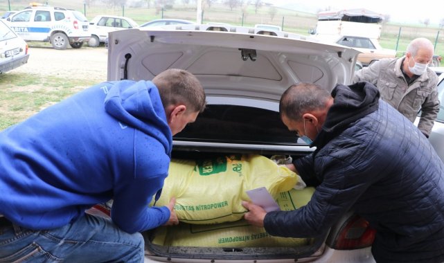 Büyükşehirden Selendi'ye gübre desteği
